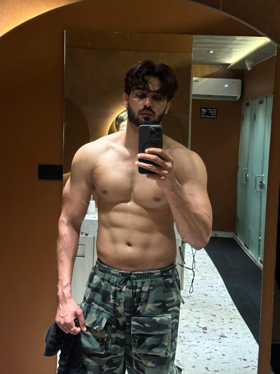 Bigg Boss Marathi & Splitsvilla X5 fame Arbaz Patel aka the only actor with 6 feet 4 inches height undergoes incredible fitness transformation with weight training