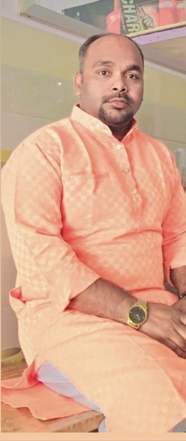 बस्ती में 'फ्रॉड ट्रेडिंग गुरु' का पर्दाफाश, 'नाई' बना श्रीवास्तव, लाखों की ठगी कर अब दे रहा धमकी!