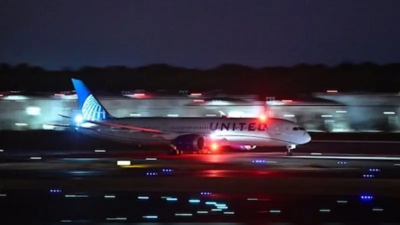 वाशिंगटन एयरपोर्ट पर यूनाइटेड एयरलाइंस के Boeing 787 Dreamliner ने भरी उड़ान, टेकऑफ के तुरंत बाद 'Mayday' कॉल