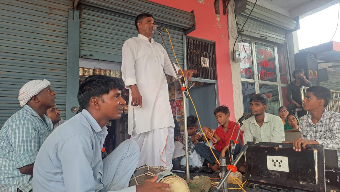 कुदरहा बाजार में धूमधाम से मनी विश्वकर्मा जयंती, बिरहा मुकाबले ने बांधा समां