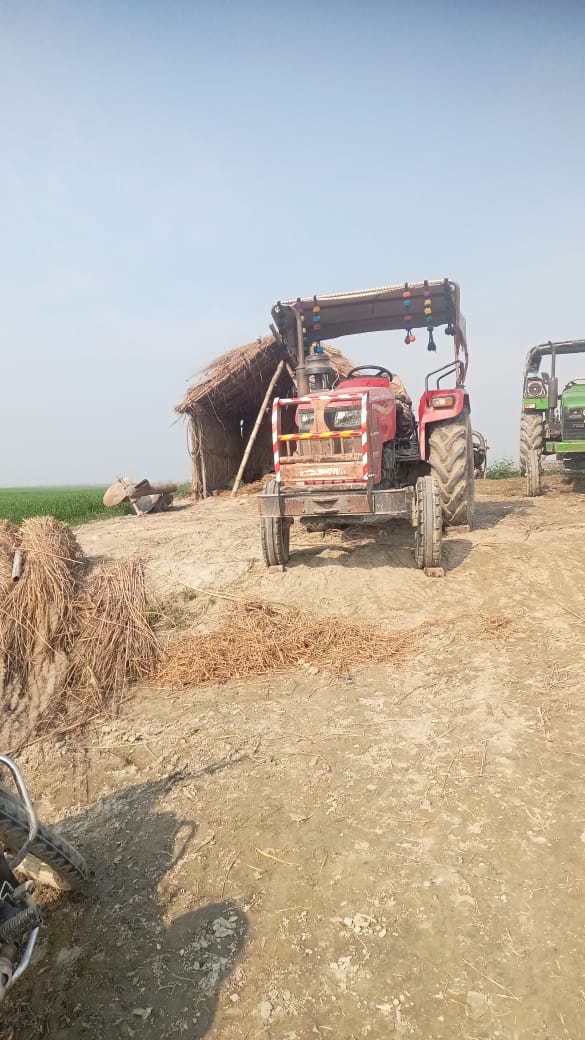 ट्रैक्टर की बैटरी चोरी का विरोध करने पर किसान पर जानलेवा हमला, बदमाश बाइक छोड़कर फरार