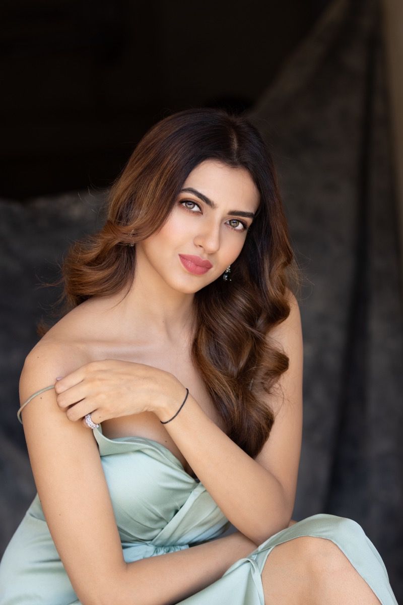 काशिका कपूर ने अपनी बहुभाषी दक्षता से इंडस्ट्री को किया हैरान, निर्देशकों और निर्माताओं से मिली जमकर सराहना