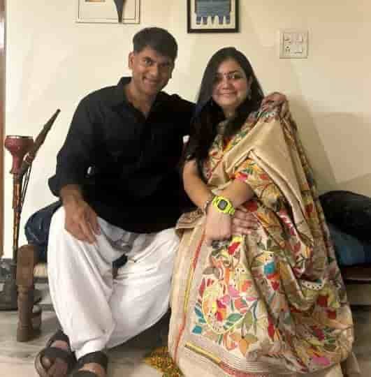 पत्रकार सौरभ द्विवेदी-दंपती का संपत्ति समर्पण, देहदान संकल्प और बुंदेलखंड में 100 पुस्तकालय बनाने की घोषणा