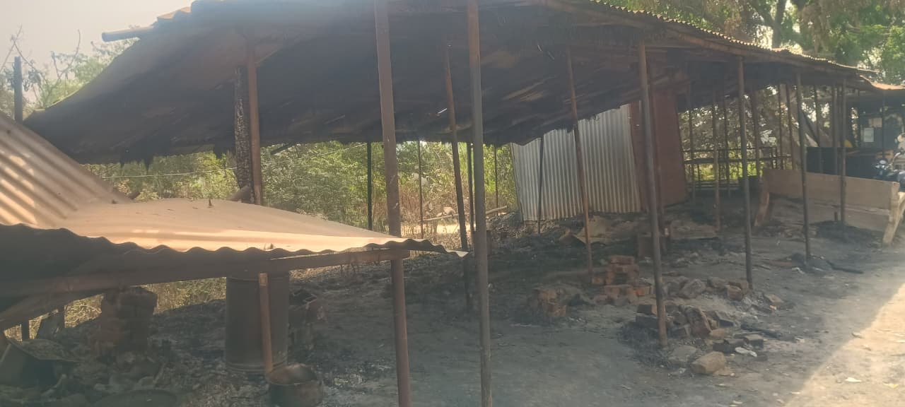 Basti: लालगंज बाजार में दोबारा आगजनी: तीन दुकानें जलकर राख, व्यापारियों में भय और नाराज़गी