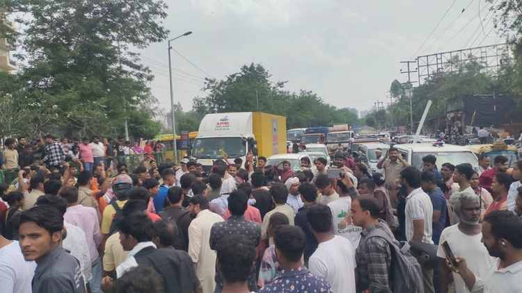 इंदिरापुरम हाईराइज मौत केस: 16वीं मंजिल से गिरने से 18 वर्षीय लड़की की संदिग्ध मौत, दुष्कर्म-हत्या की आशंका 