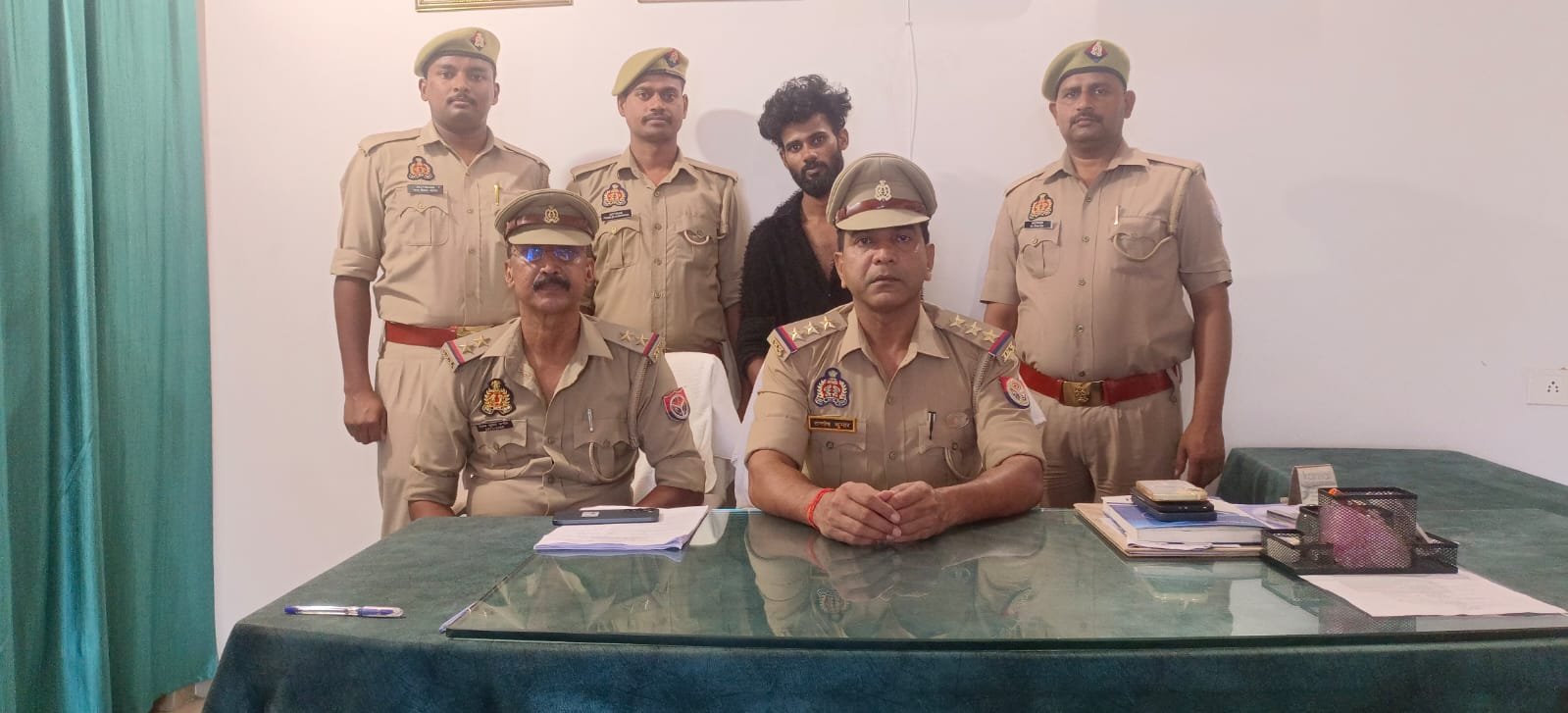 बस्ती: गैंगस्टर एक्ट का 25 हजार रुपये का इनामिया चढ़ा पुलिस के हत्थे