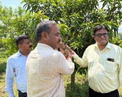 Basti: डीएम ने कृषि विज्ञान केंद्र, बस्ती का किया भ्रमण