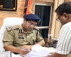 नवागत डीआईजी बस्ती संजीव त्यागी ने किया पदभार ग्रहण
