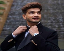 'फ़र्स्ट कॉपी 2' और नई सीरीज़ 'अंगड़िया' में जलवा दिखाएंगे मुनव्वर फारूकी