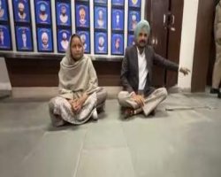 मानसा SSP कार्यालय के बाहर मूसेवाला के माता-पिता का धरना, FIR और जांच की मांग